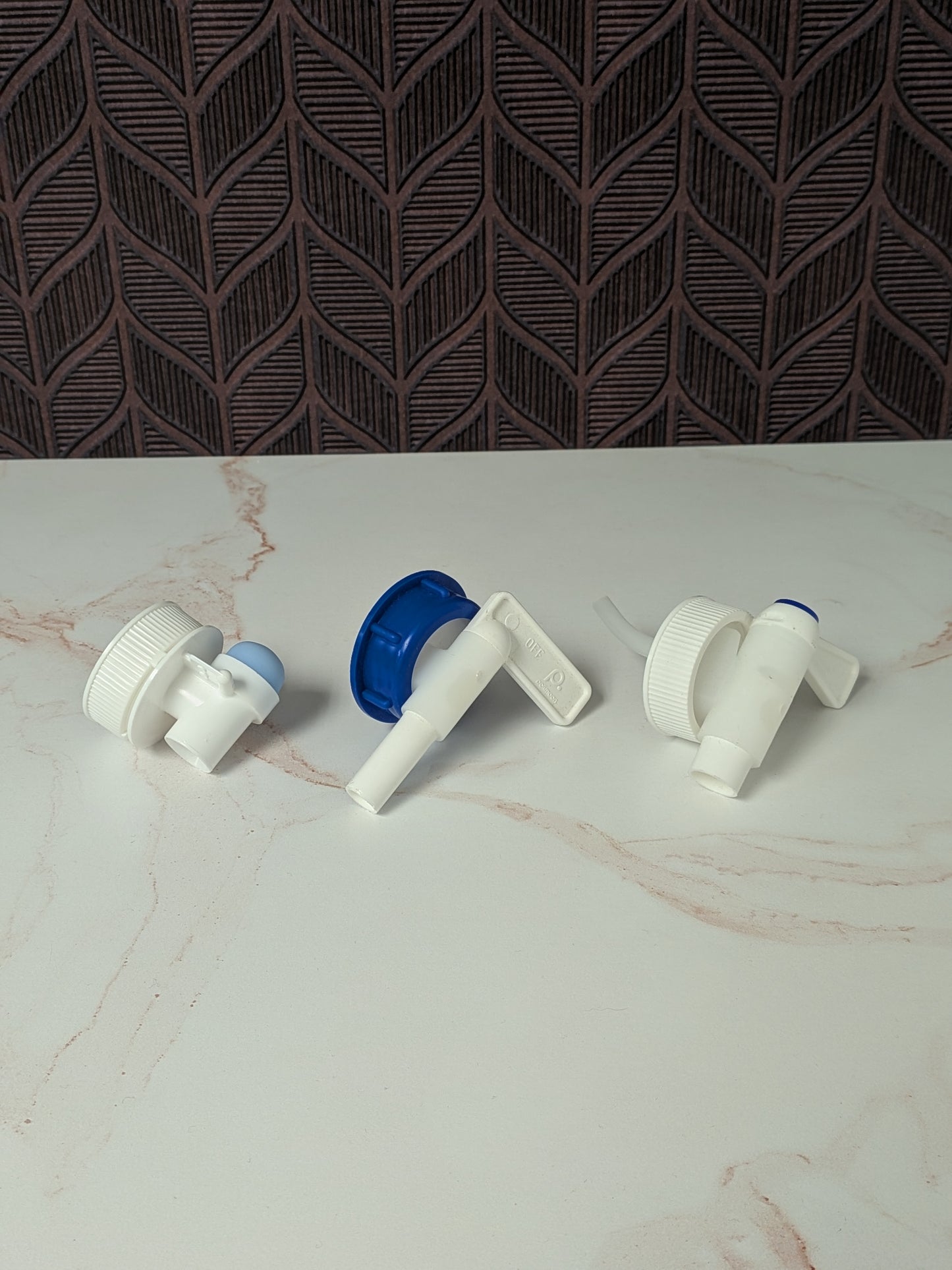 CLEARANCE | Cubetainer Spouts | 29 count mixed