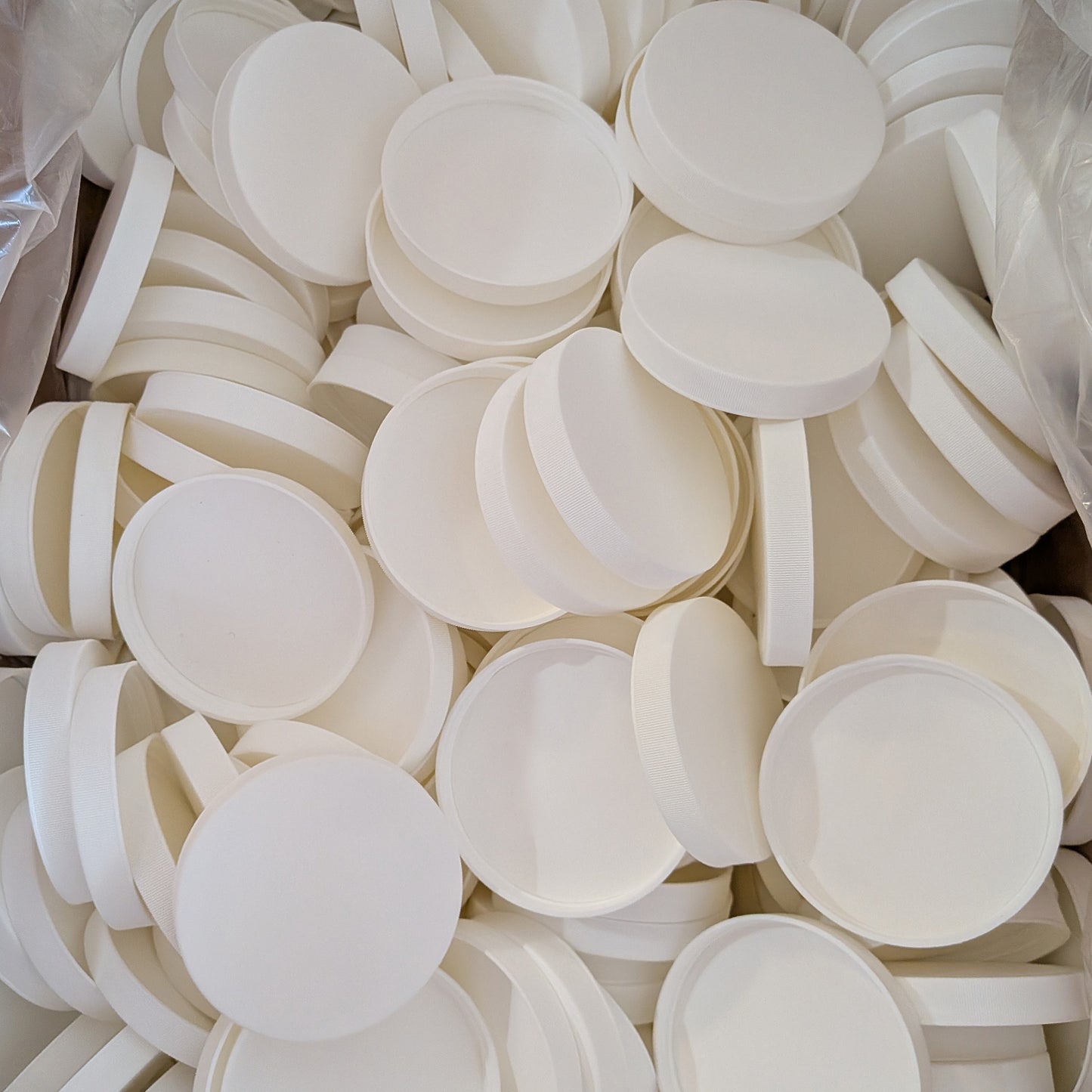 CLEARANCE | White foam-lined lids  | 89-400 | apx 450