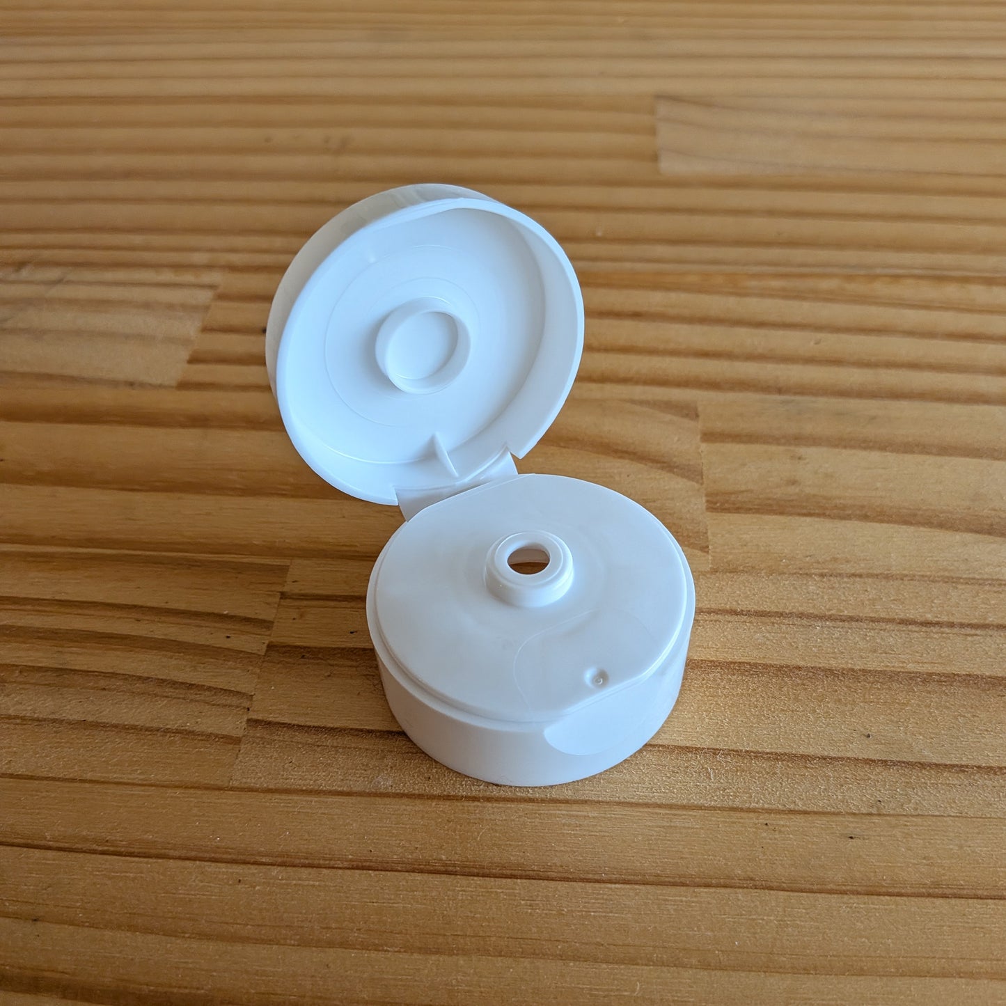 CLEARANCE | White Snap-Cap  | 22-400, 2" | apx 550